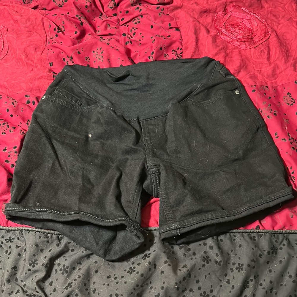 Black Old Navy Maternity Shorts Size M
